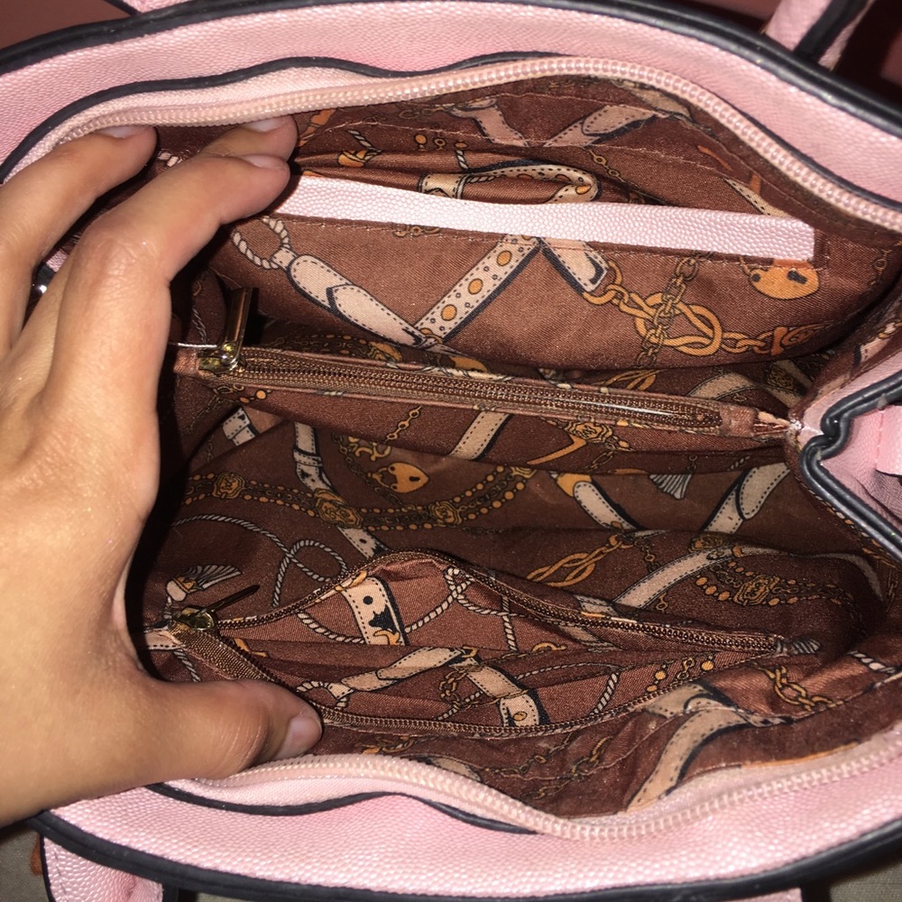 Pink Purse - Picture 4 of 6